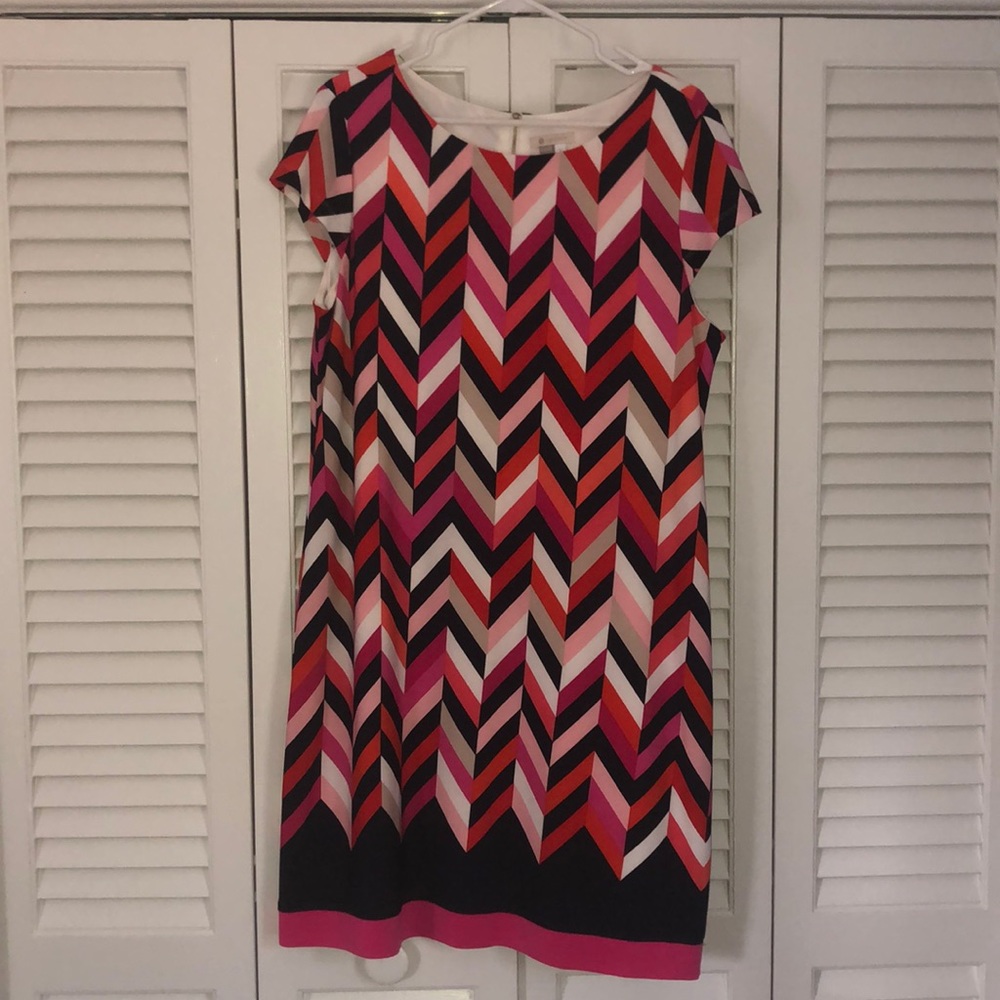 Chevron cap sleeve shift dress